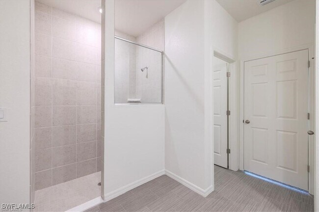 Building Photo - 4208 NE 15th Pl
