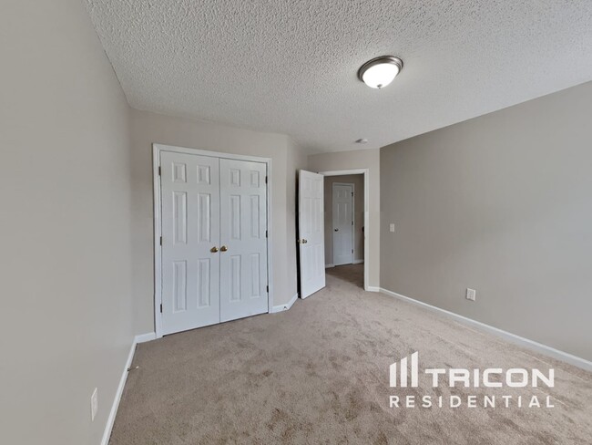 Building Photo - 73 Stonewall Dr