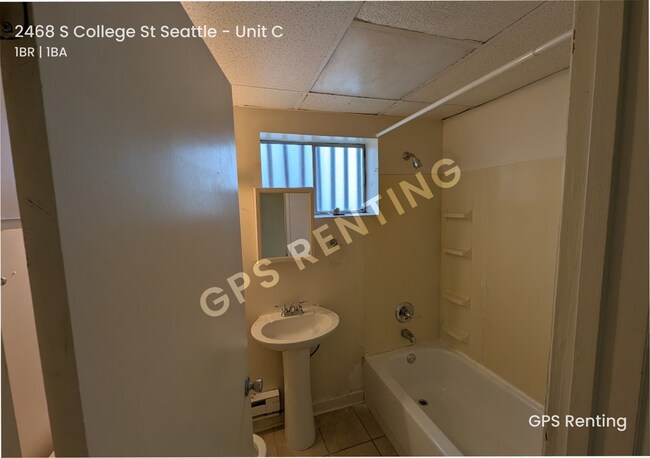 Building Photo - 2468 S College St