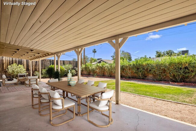 Building Photo - 8323 E Montecito Ave
