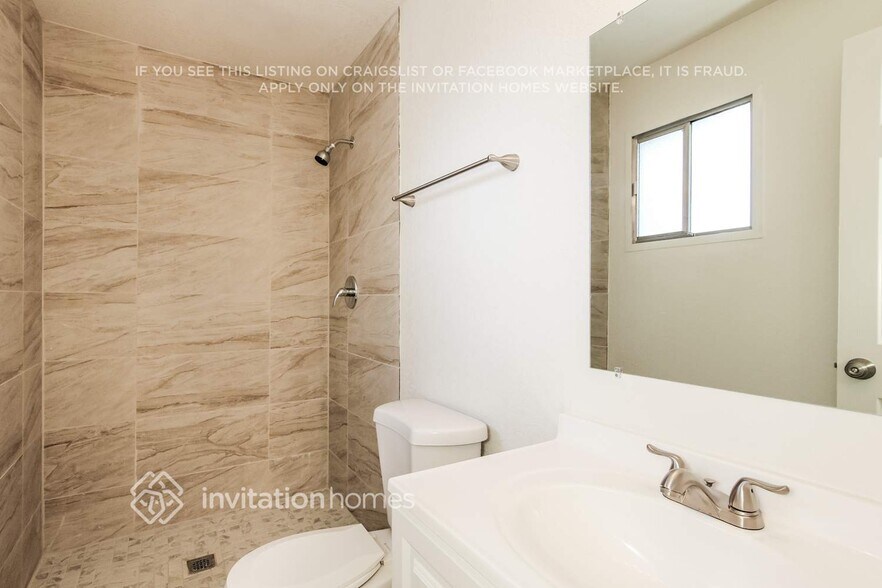 Building Photo - 4512 N 81st Dr