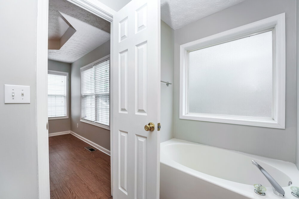 Building Photo - 335 Shadowbrooke Cir SW