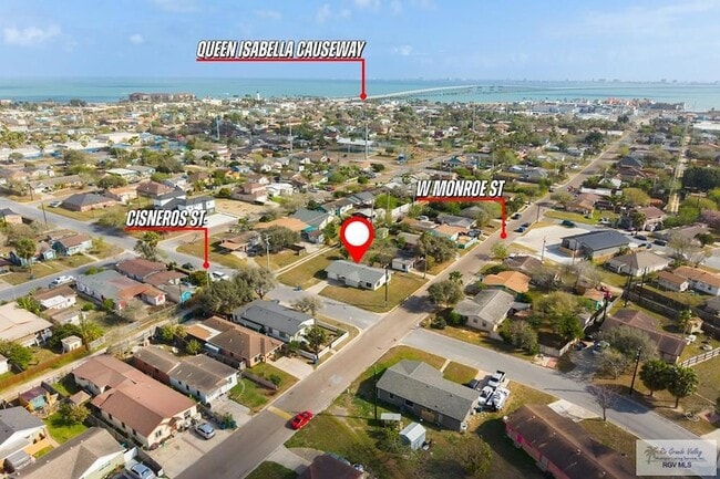 Building Photo - 711 Cisneros St