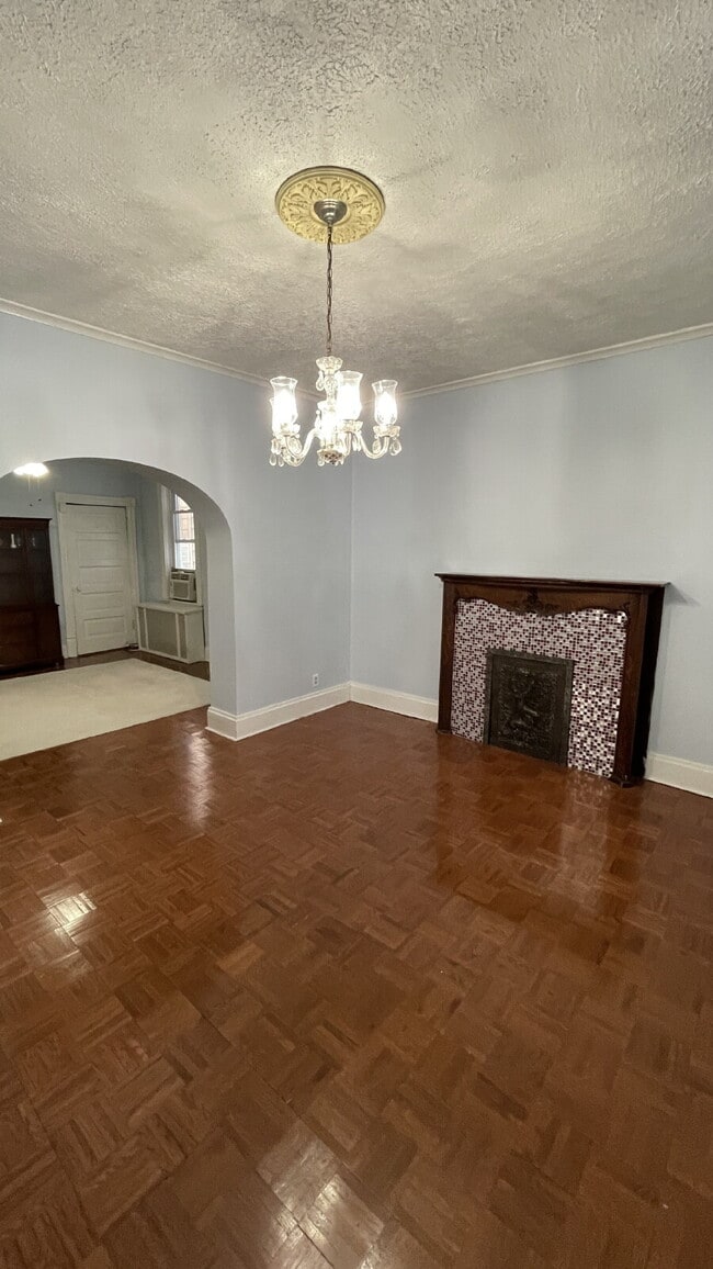 Building Photo - 19 S 6th St