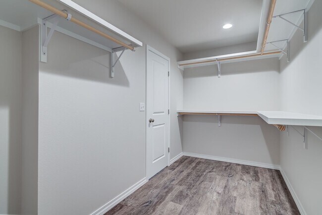 Building Photo - Beautiful, brand-new, 3-bedroom, 2-bath home in Nixa with a 3-car garage.