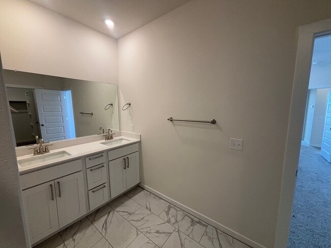 Building Photo - 4802 W Planetree St