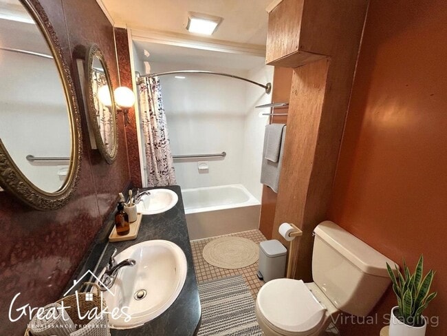 Building Photo - 2234 Evaline St