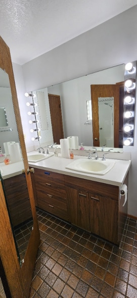 Building Photo - 25324 38th Ave S