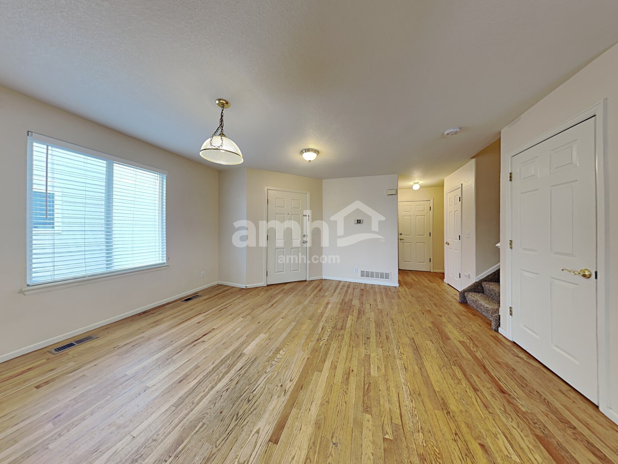 Building Photo - 582 W 91st Dr