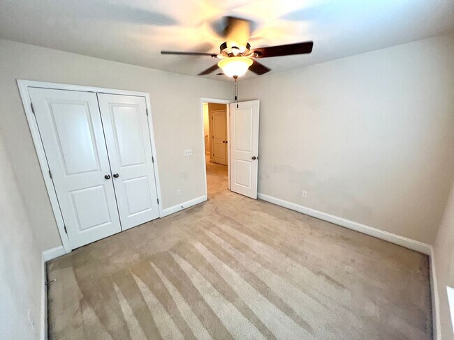 Building Photo - 1708 Restoration Ct