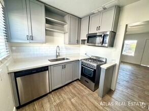 Building Photo - TWO MONTHS FREE on Newly Renovated 2bed/1b...