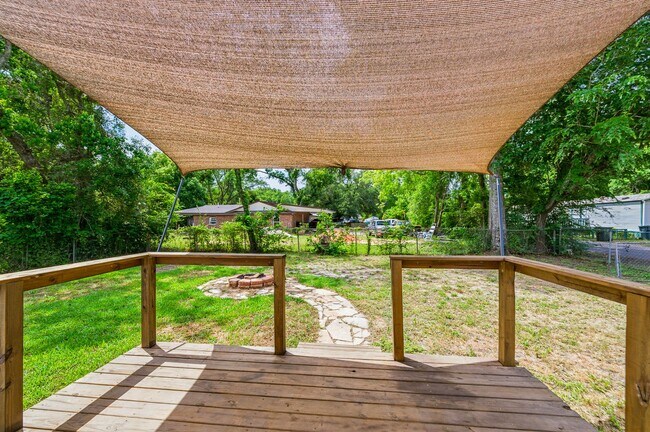 Building Photo - Remodeled 3 Bed/2 Bath Home with Bonus Upper Room Near Booming 9 Mile Rd Hub