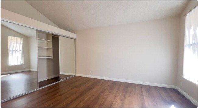 Building Photo - Spacious 1-Bed Apartments in Gated Tujunga Community