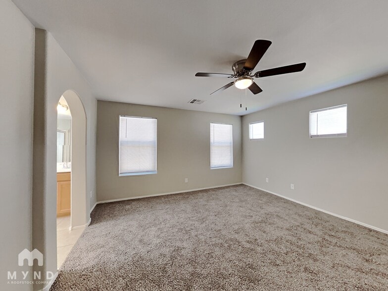 Building Photo - 8041 San Mateo St