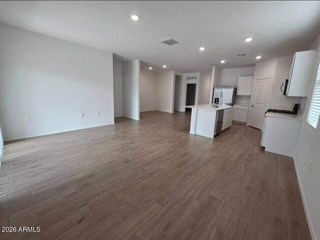 Building Photo - 18399 W Buckskin Trl
