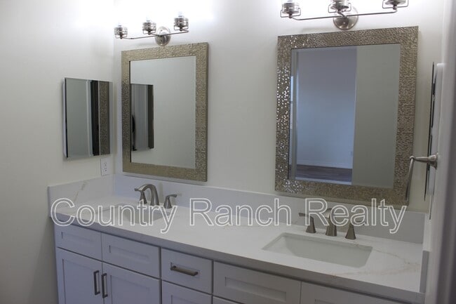 Building Photo - 2905 Kolob Canyon Dr