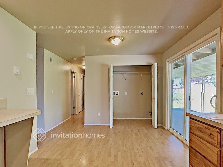 Building Photo - 5823 60th Dr NE