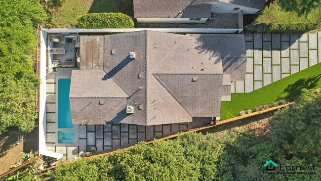 Building Photo - 4 + 3 Elegant Sherman Oaks Retreat with Po...