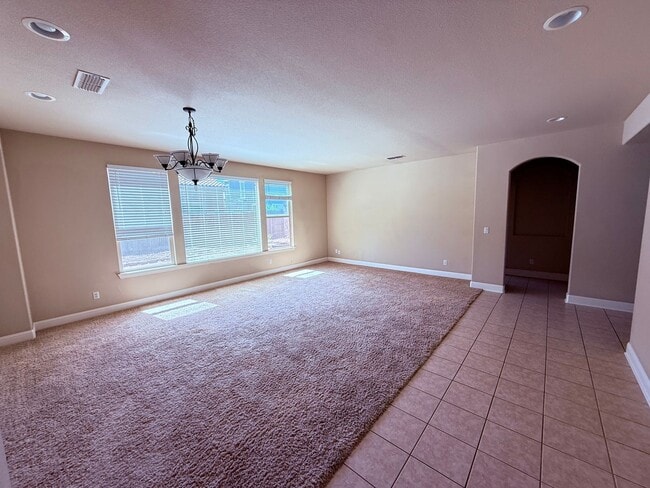 Building Photo - 2212 Maloney Dr