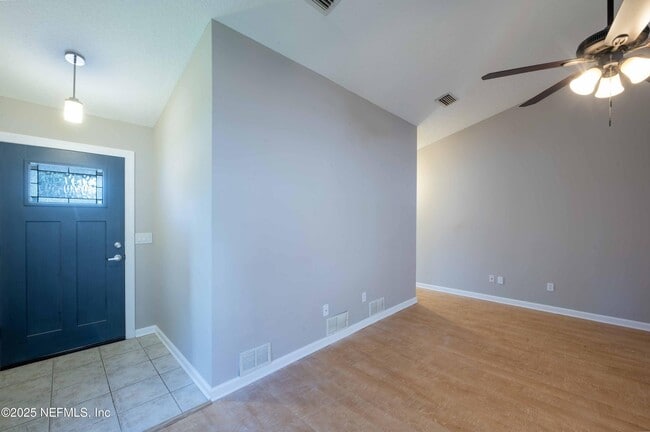 Building Photo - 2080 Tanager Dr