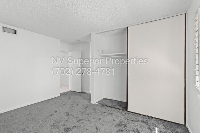 Building Photo - SW!! Spring Valley!! Single Story!!! Covered Patio!!! Fire Place!! Pet Friendly!!! Community Park...