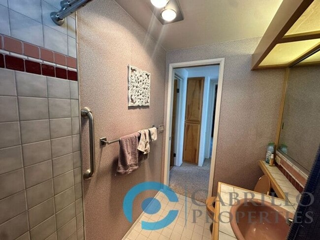 Building Photo - 2620 Deerpark Dr