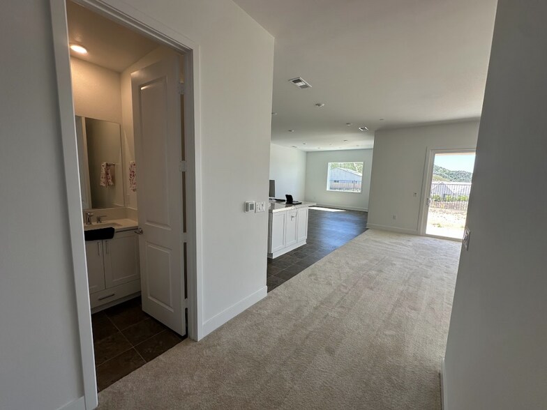 Building Photo - 24392 Calle La Roca