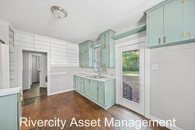 Building Photo - You Don't Want To Miss This One!!!!! It Is A Must See!!!!!! PRICE REDUCTION, SECTION 8 WELCOMED!!!!