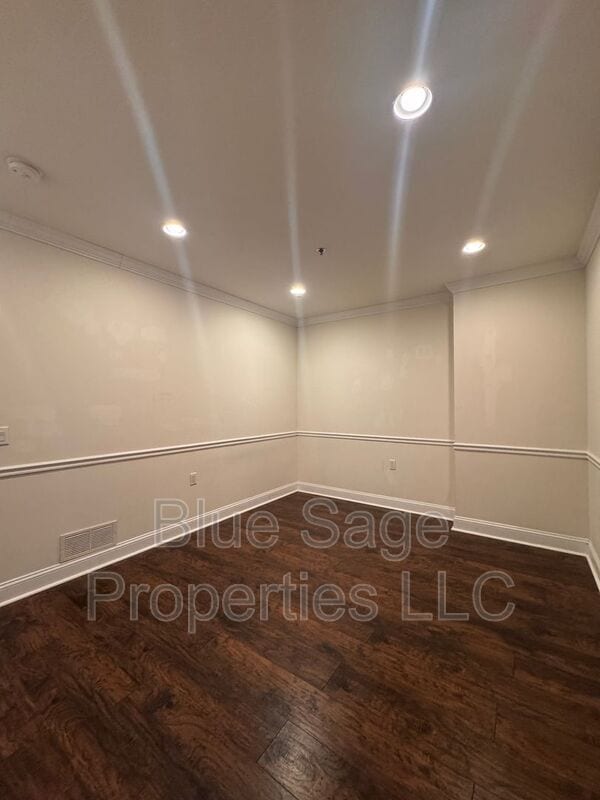 Building Photo - 432 E Baltimore Ave