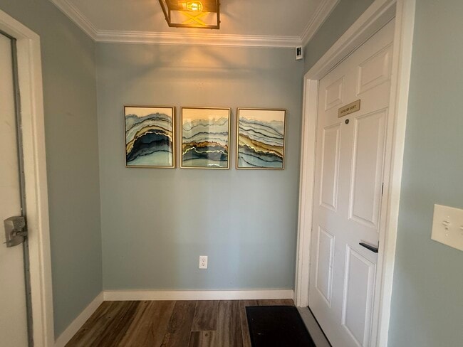 Building Photo - 300 Yacht Club Dr