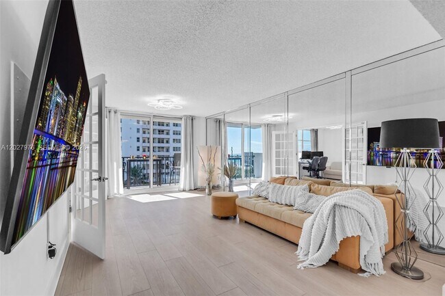 Building Photo - 9273 Collins Ave