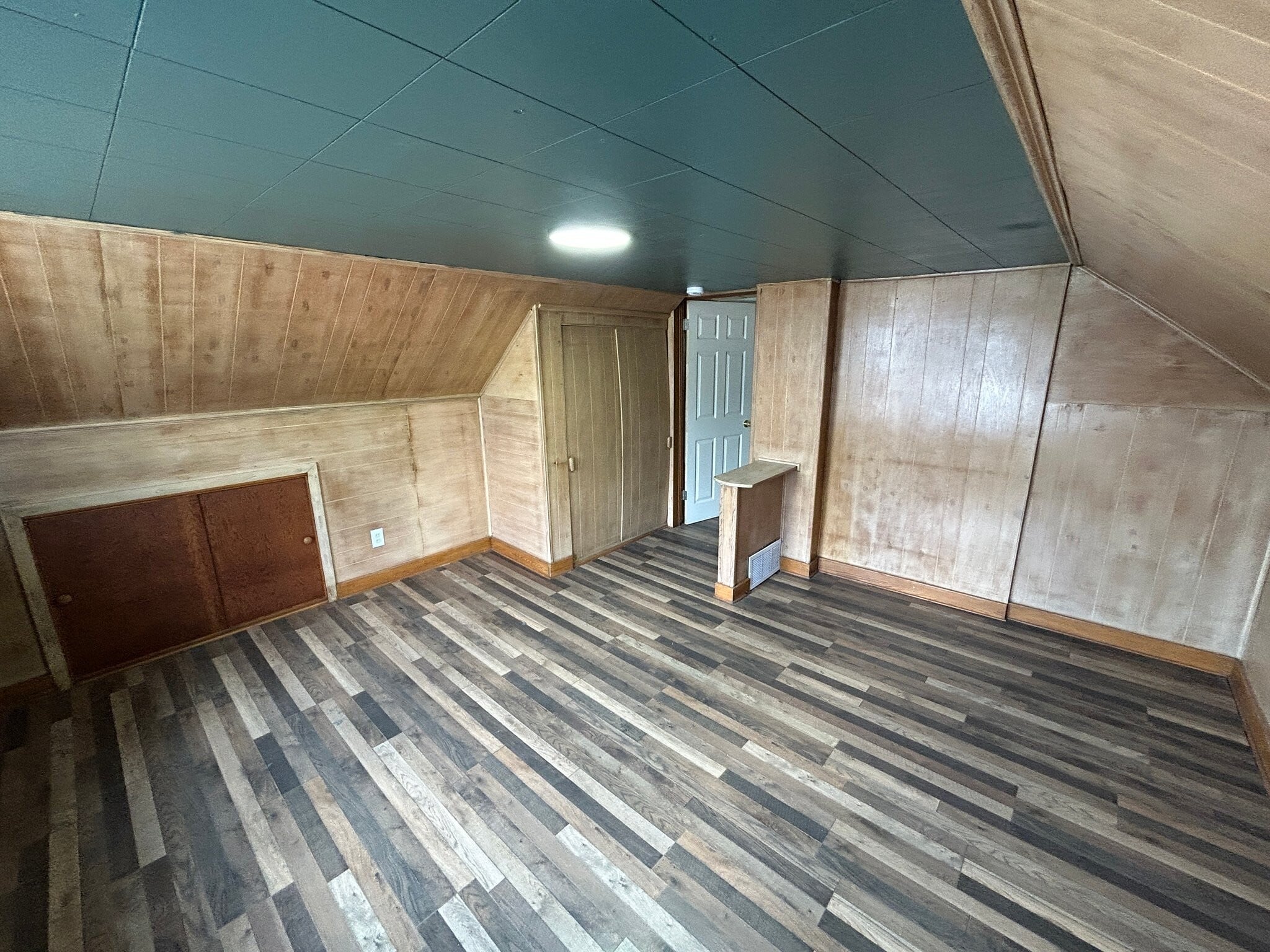 Building Photo - 3430 E 73rd St