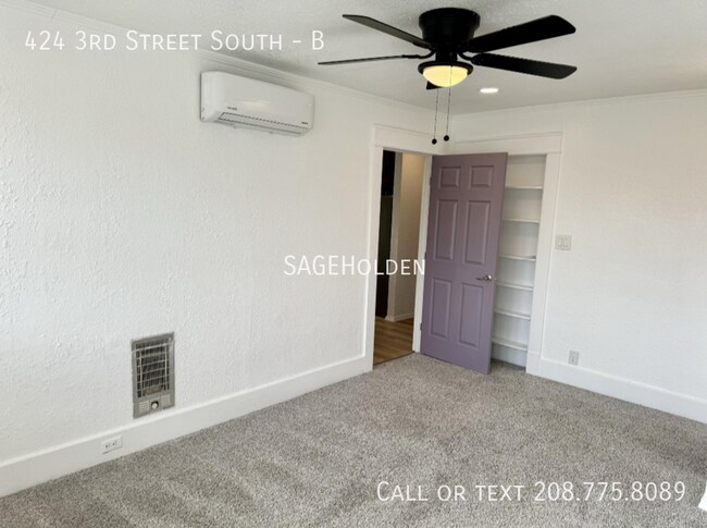 Building Photo - 424 3rd St S