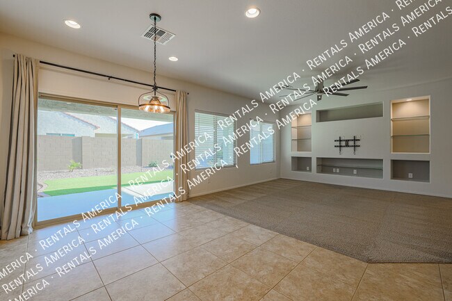 Building Photo - 5653 W Valor Way