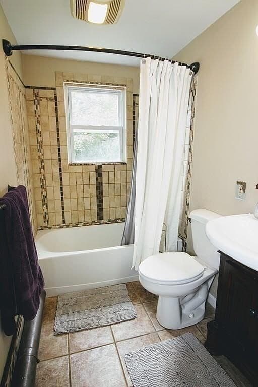 Building Photo - 17 Janet Cir