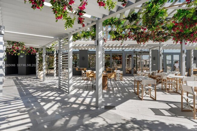 Building Photo - 501 West Ave