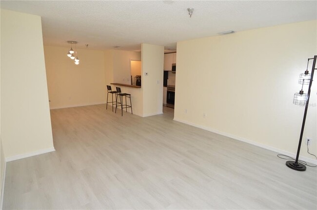 Building Photo - 10263 Gandy Blvd N