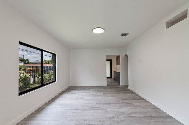 Building Photo - 25 NW 78th St