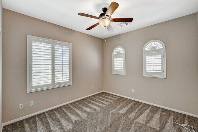 Building Photo - 10588 Isola Bella St