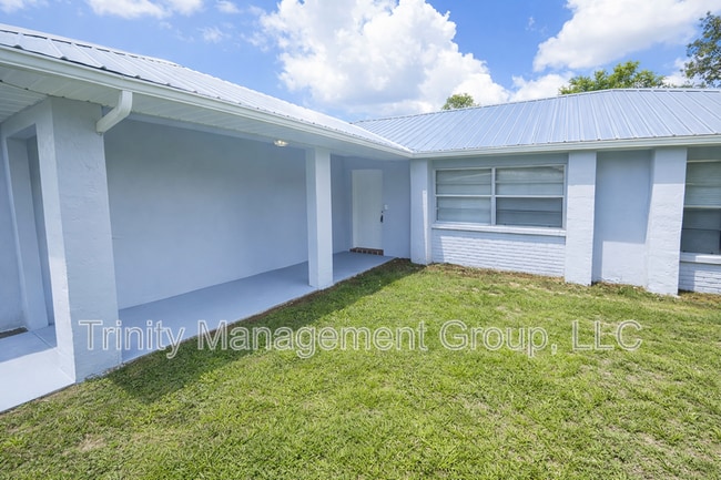 Building Photo - 3041 Hoban Ave