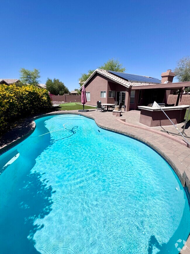 Building Photo - 4027 E Rancho Del Oro Dr