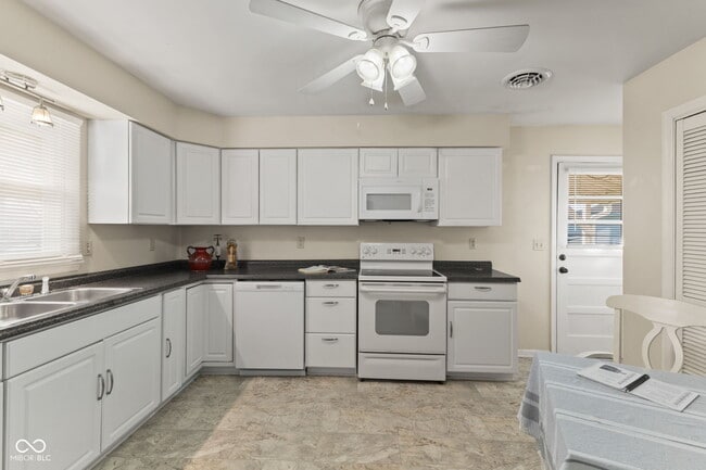 Building Photo - 296 Heritage Dr