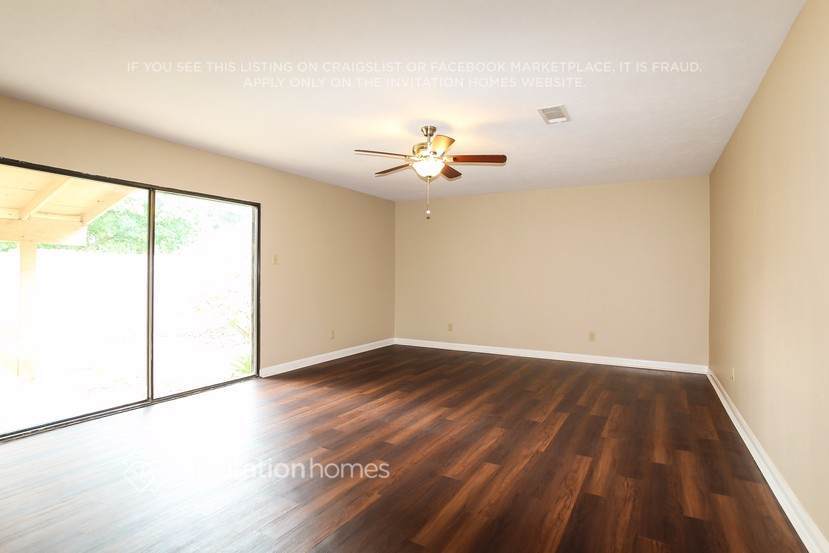 Building Photo - 3827 Cypressdale Dr