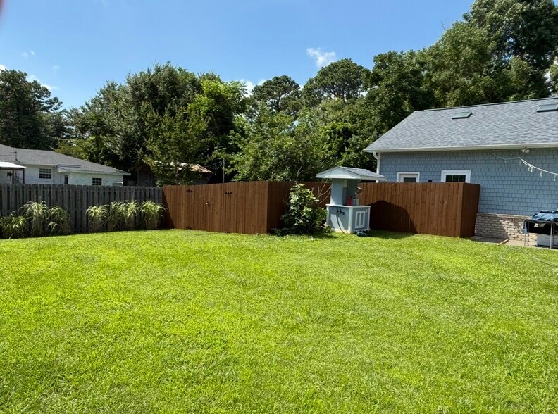 Building Photo - 621 Hadley Ct
