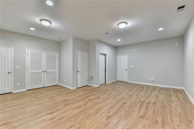 Building Photo - 486 Vinings Estates Dr SE