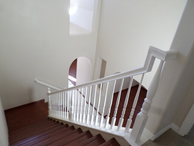 Building Photo - Gorgeous 4 bedroom 2.5 bath Temecula Home ...