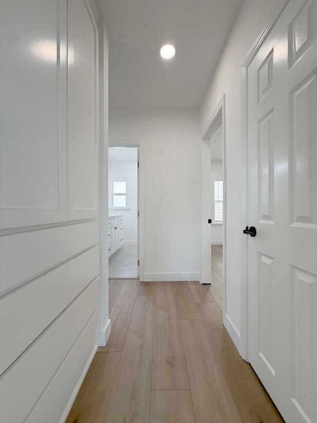 Building Photo - Alhambra Dr