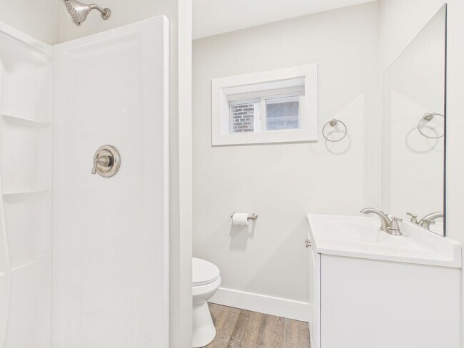 Building Photo - 916 Green St