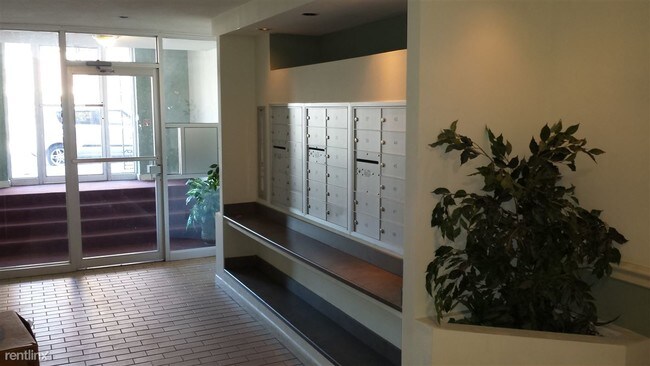 Building Photo - 1 br, 1 bath Apartment - 435 Shirley St 26