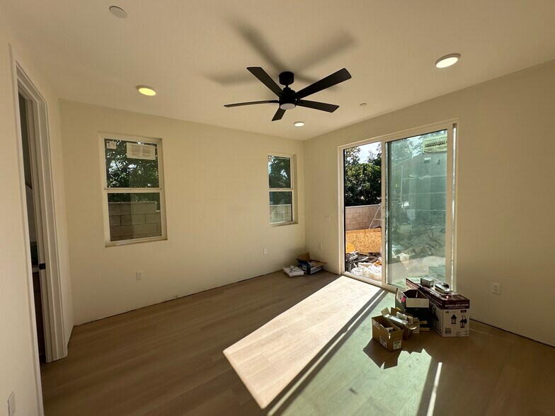 Building Photo - 9617 Monte Vista St